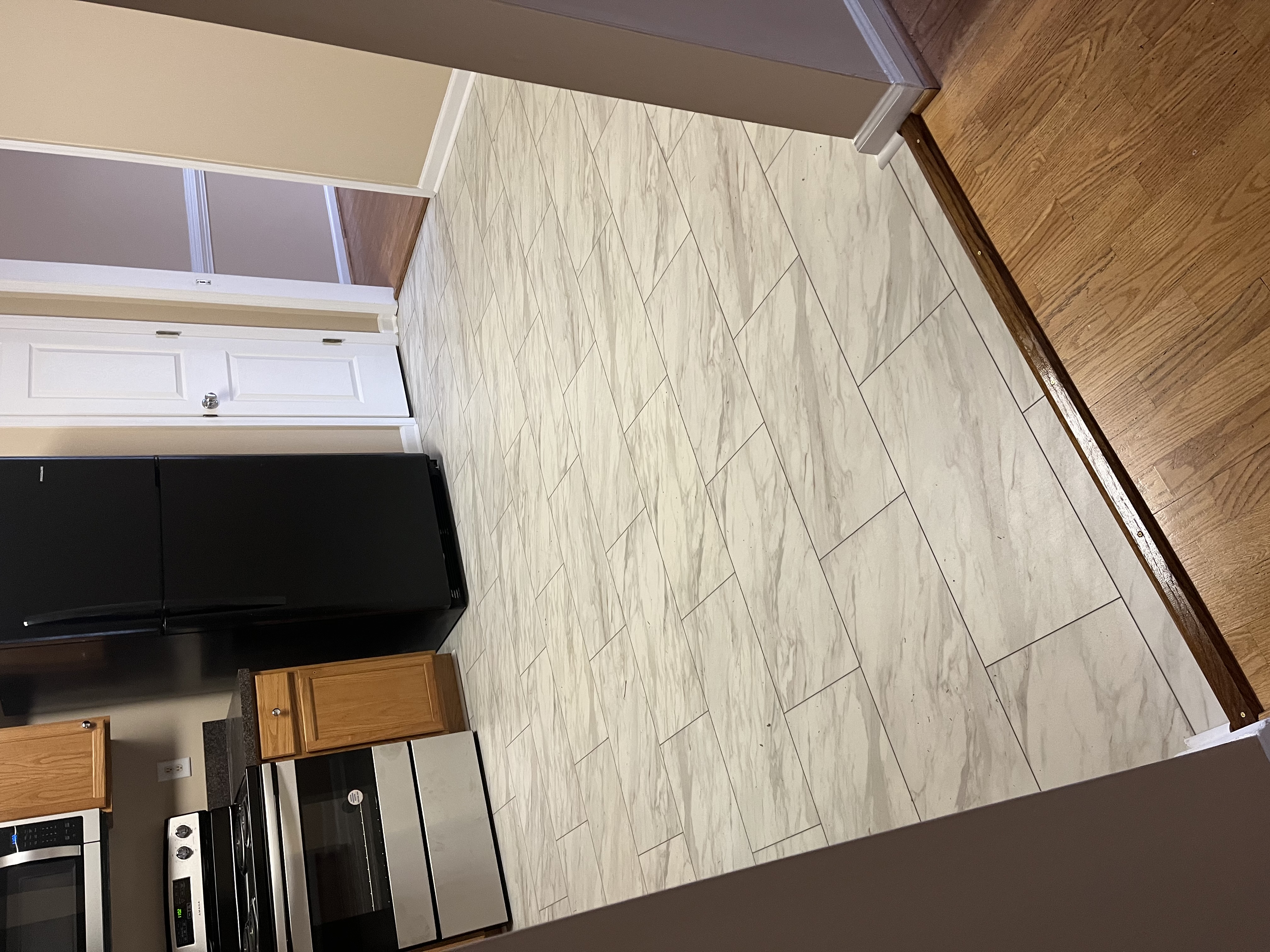 kitchen_lvp_1.jpg